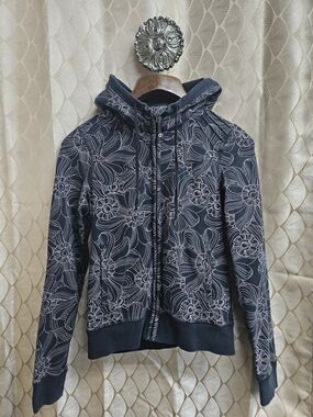 Lululemon Athletica Black Floral Jacket Sweater Full Zip Hoodie Size 6
